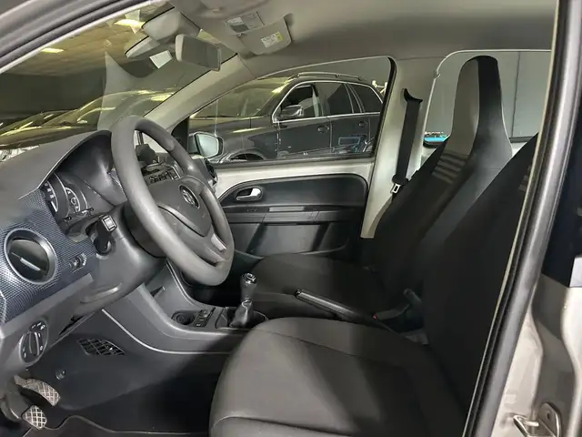 Volkswagen Up! view 5