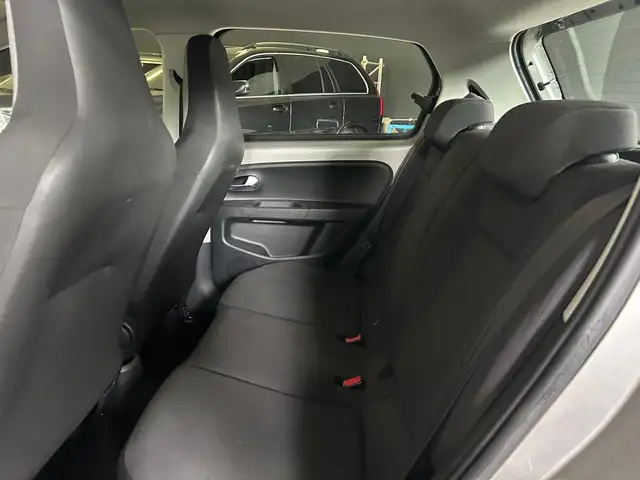 Volkswagen Up! view 6