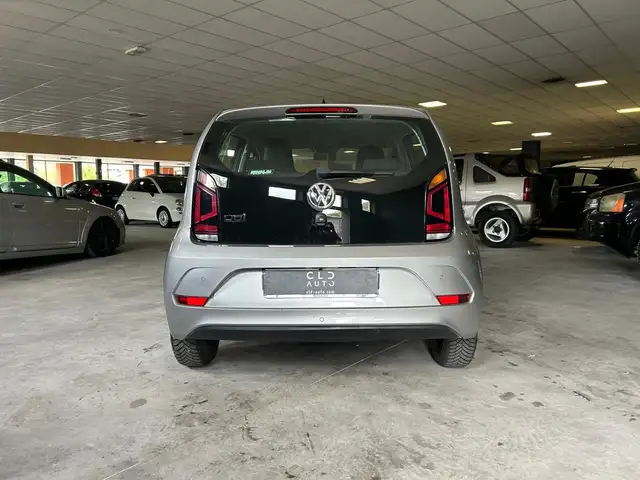 Volkswagen Up! view 3