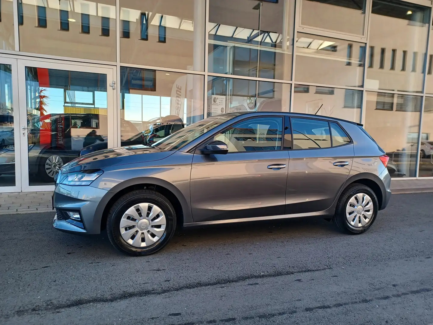 Skoda Fabia Essence Grau - 1