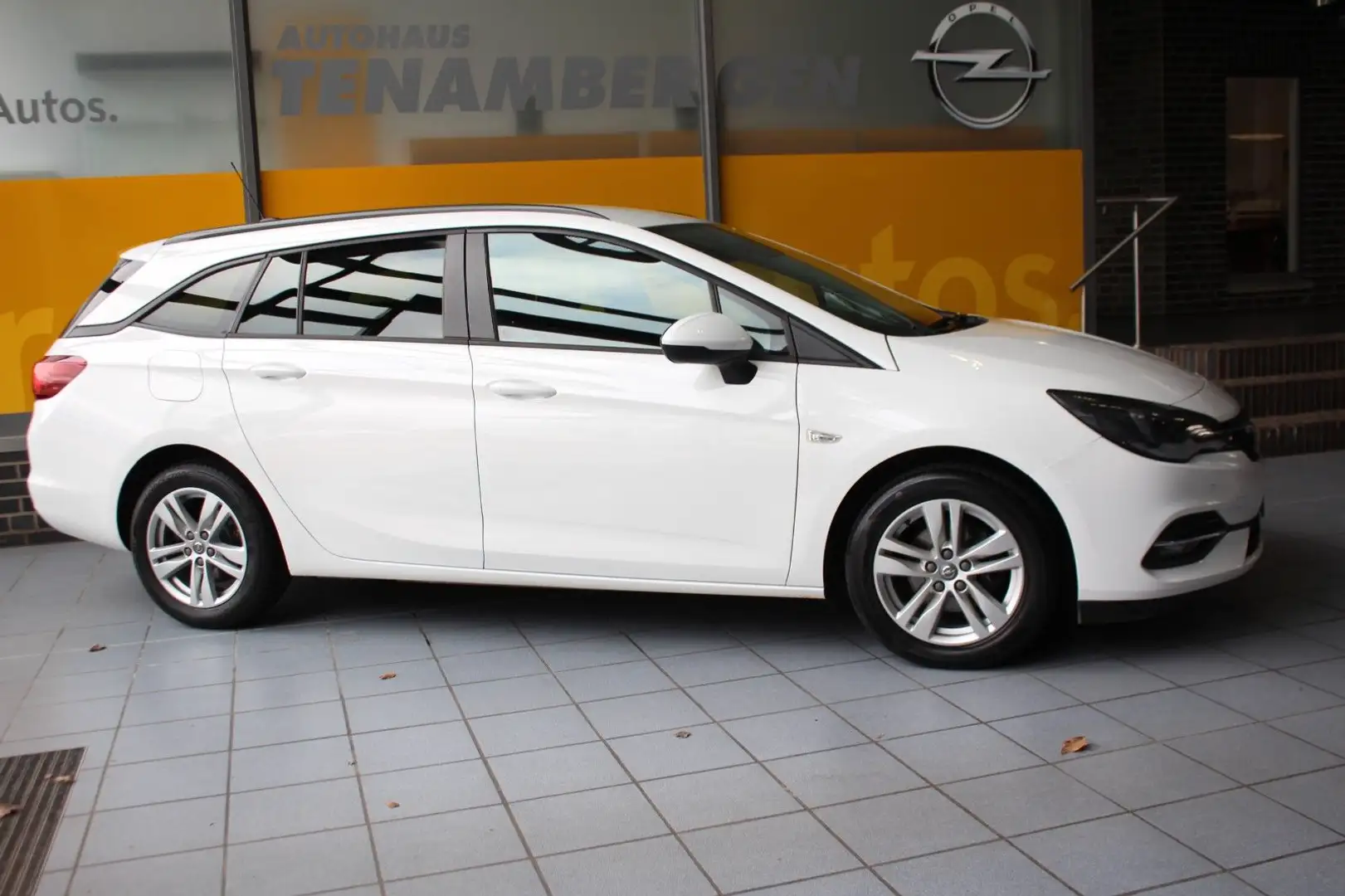 Opel Astra K Sports Tourer Business S/S Navi DAB AHK Weiß - 2