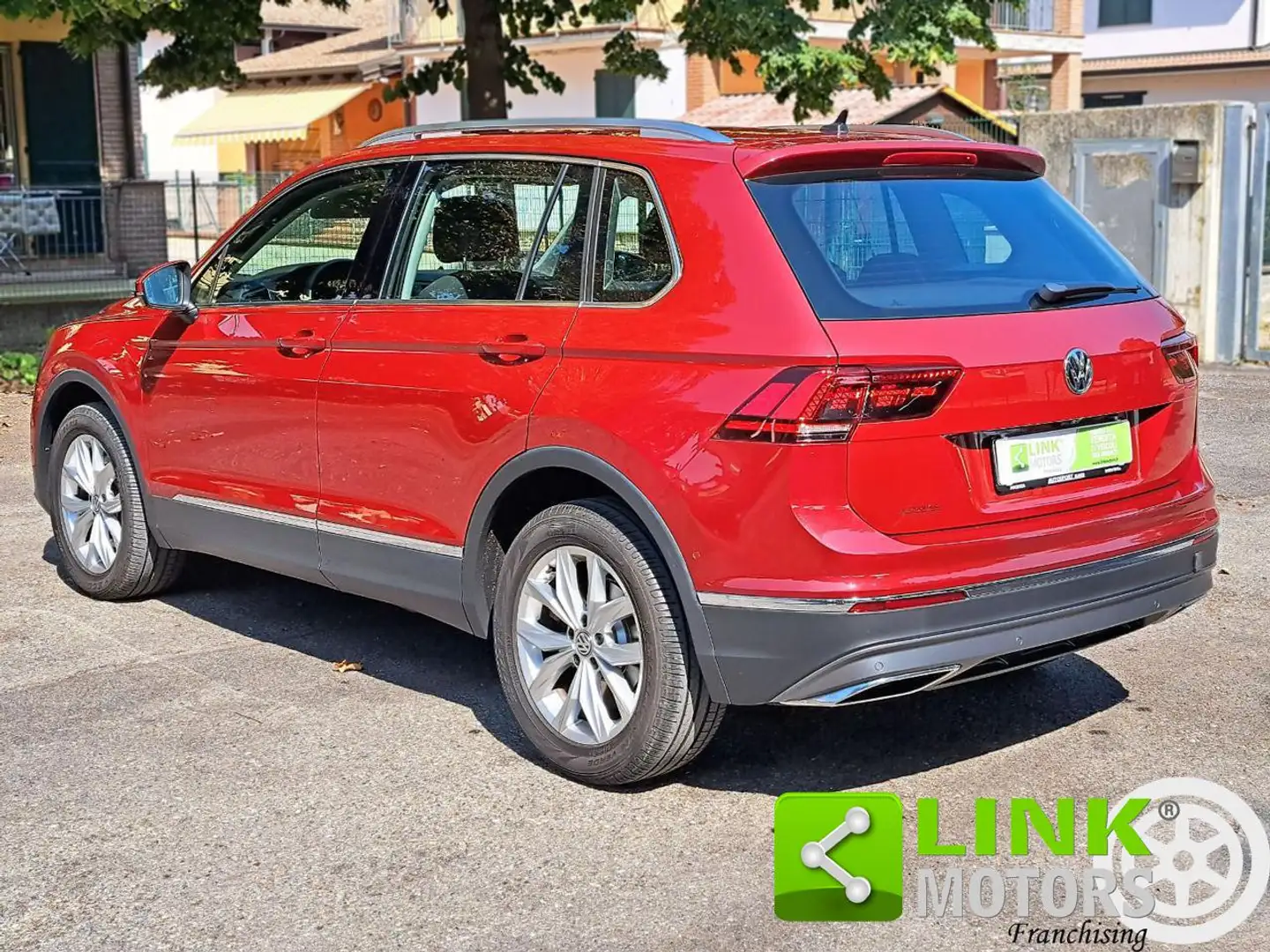 Volkswagen Tiguan 2.0 BiTDI SCR DSG 4MOTION Executive Rojo - 2