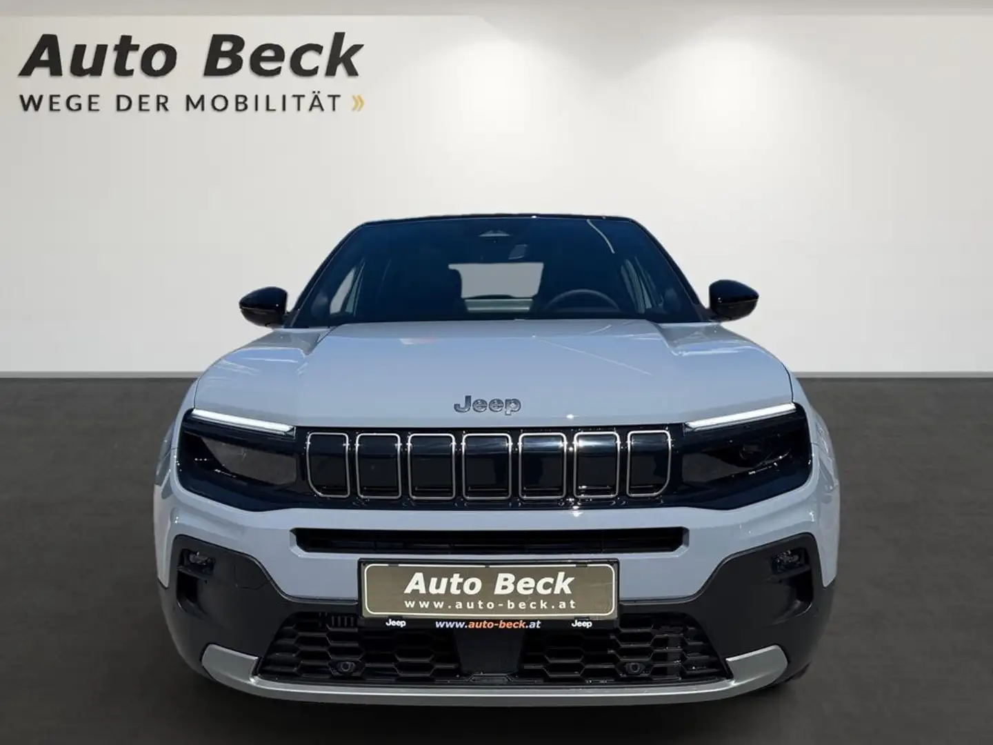 Jeep Avenger 1,2 e-Hybrid Summit Grau - 2