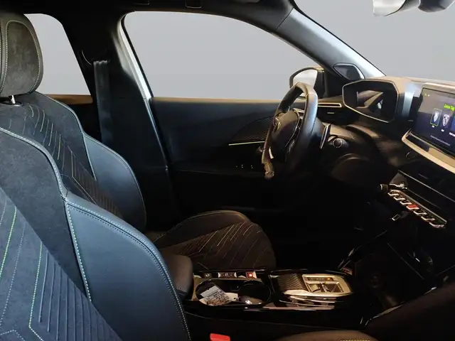 Peugeot 2008 view 11