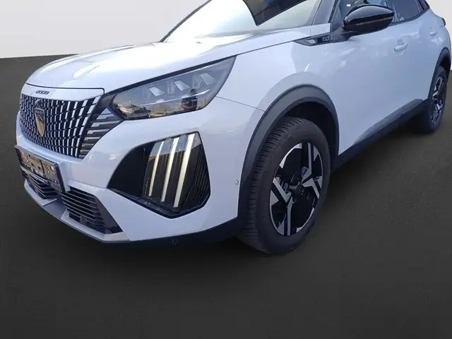 Peugeot 2008 view 9