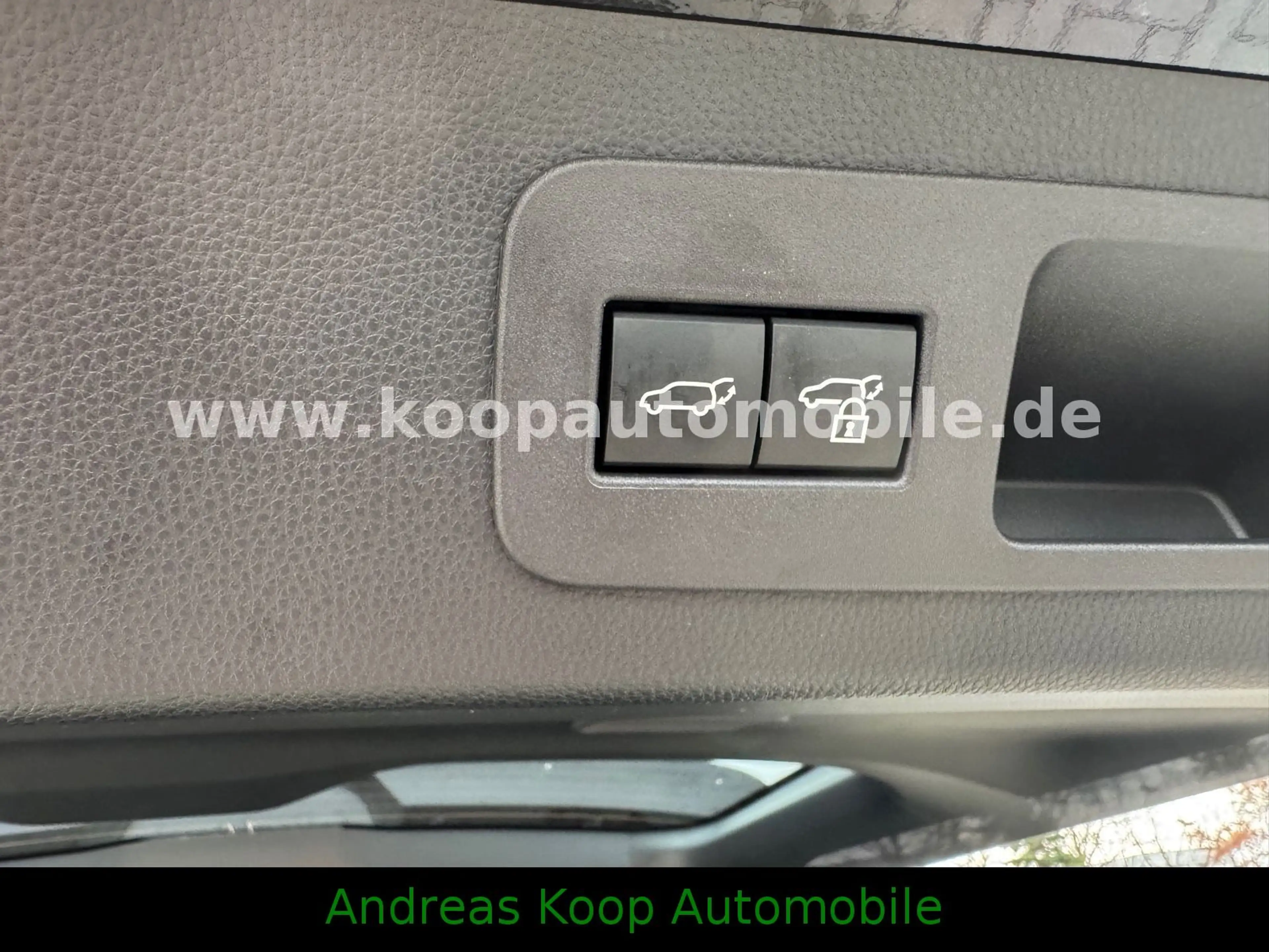 Toyota Land Cruiser 300 Premium ZX Mod 2026 3,5i V6 5-Sitze Sofort — photo 10