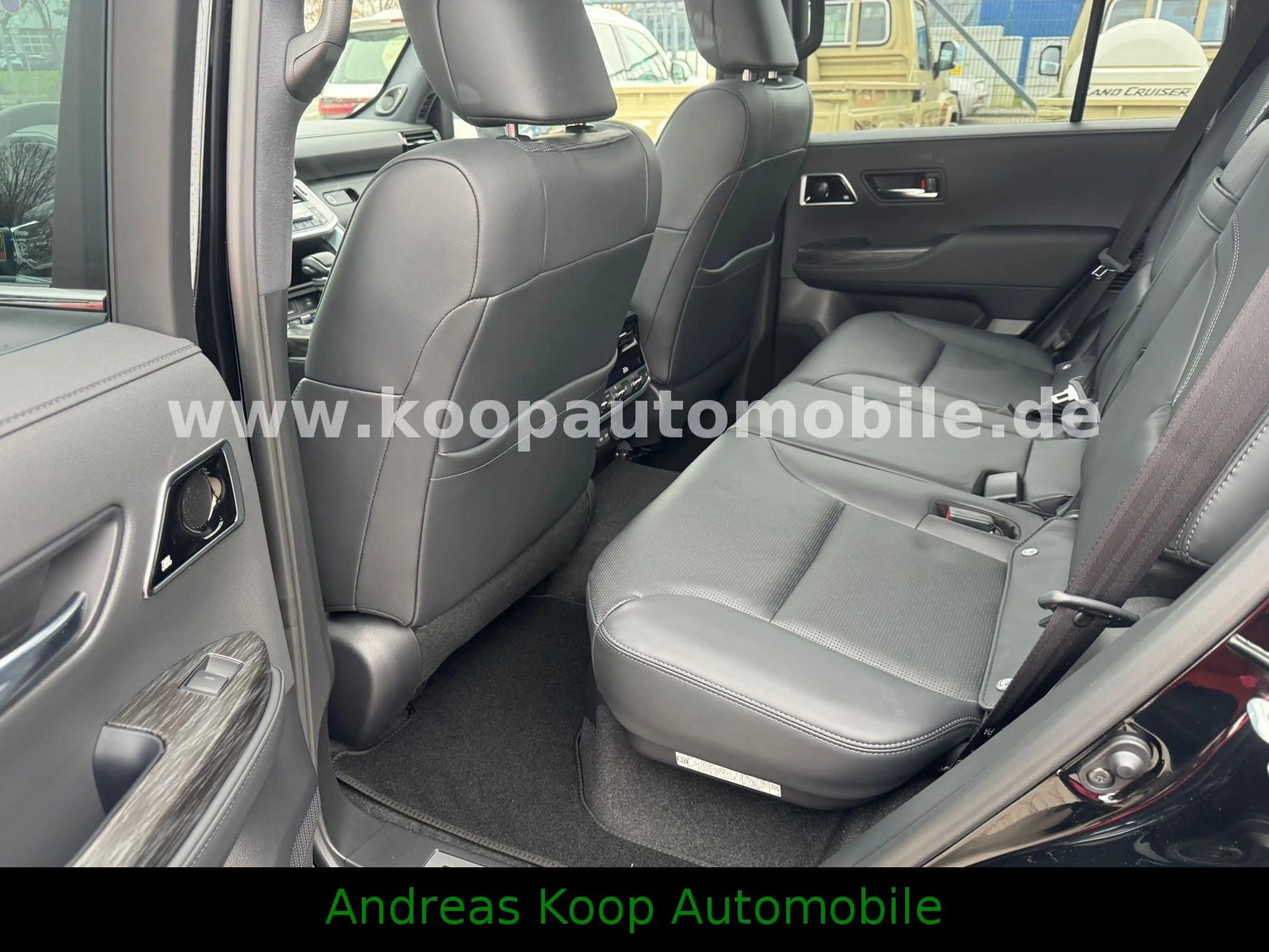 Toyota Land Cruiser 300 Premium ZX Mod 2026 3,5i V6 5-Sitze Sofort — photo 13