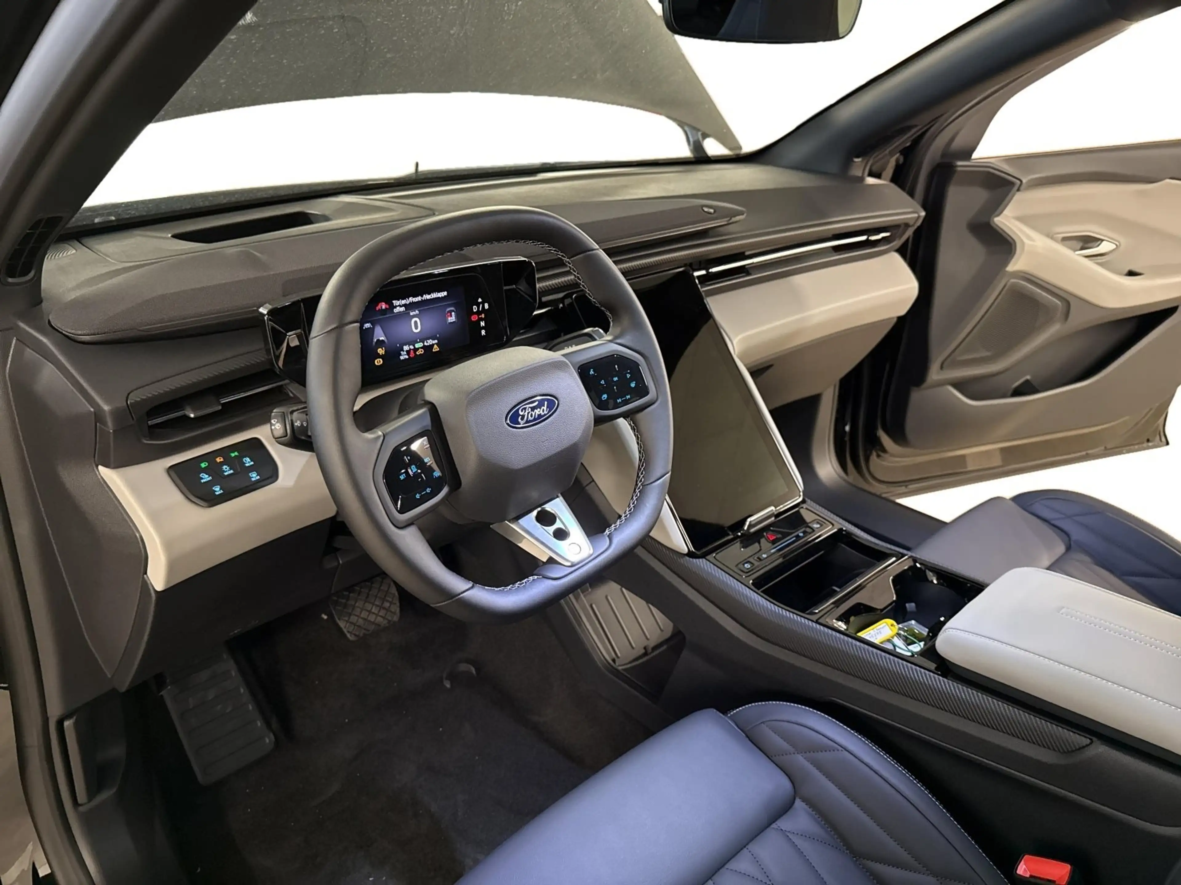Ford Capri Premium — photo 14