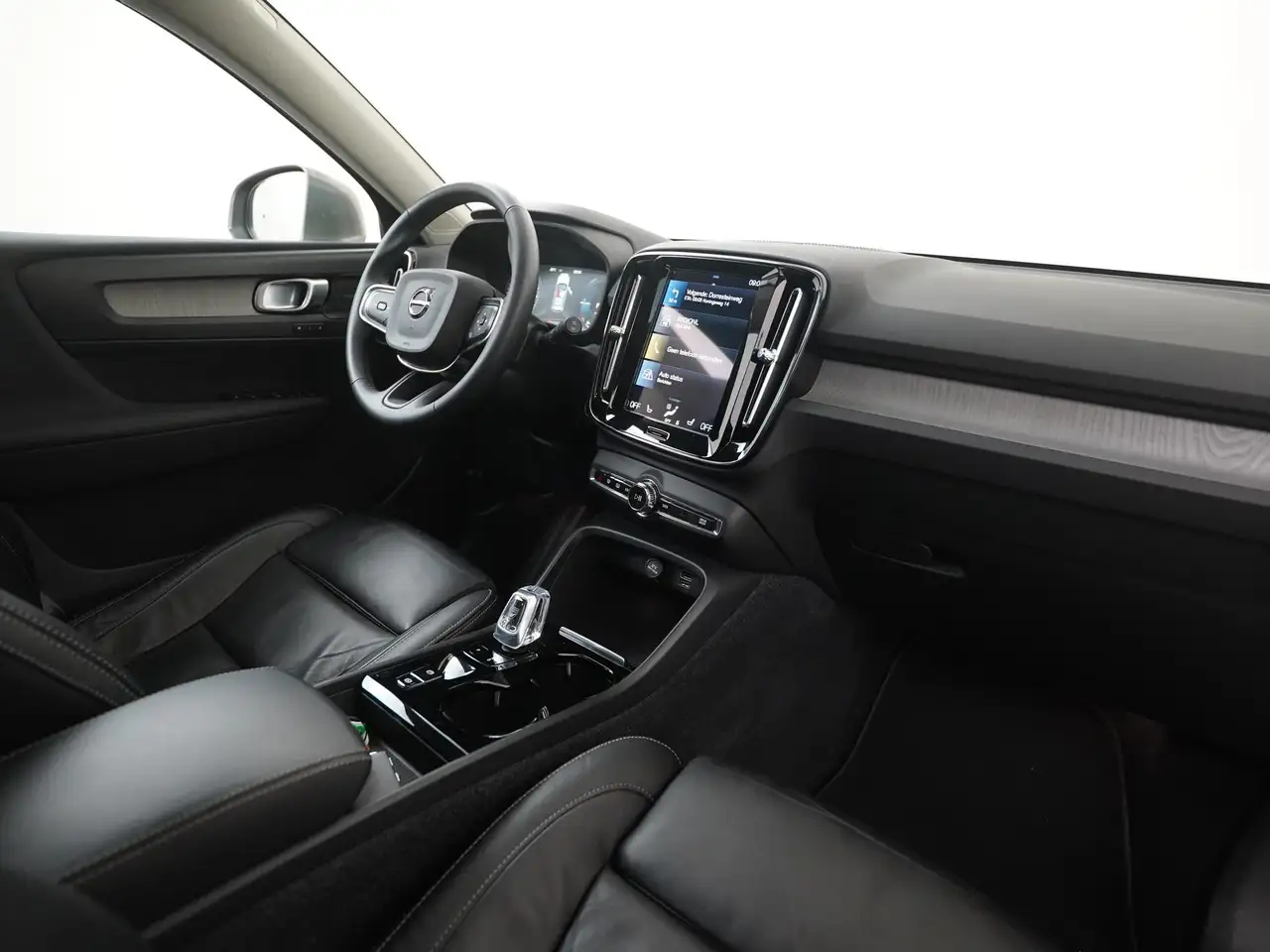 Volvo XC40 1.5 T4 Recharge Inscription Trekhaak Panoramad, миниатюра 2