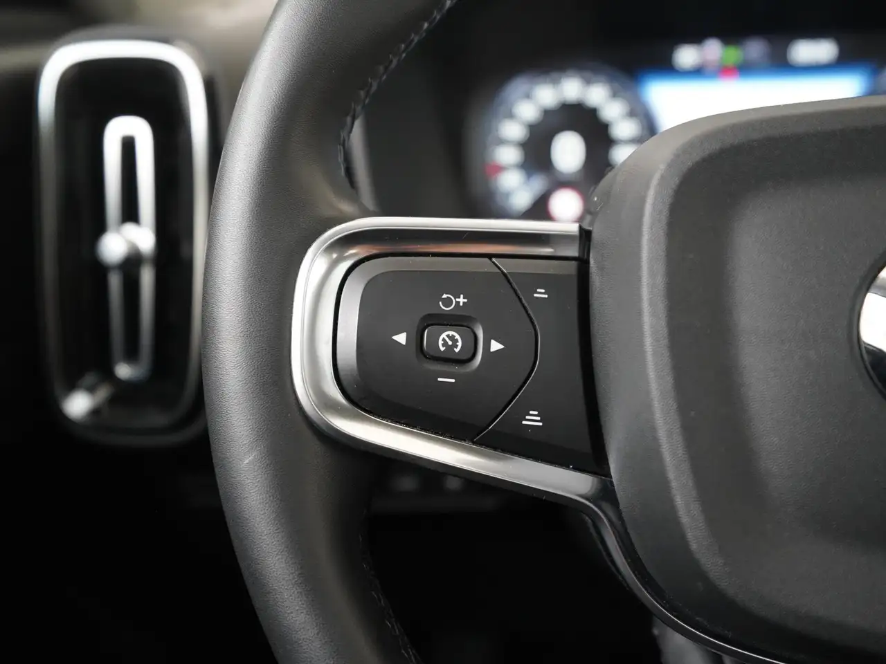 Volvo XC40 1.5 T4 Recharge Inscription Trekhaak Panoramad, миниатюра 8