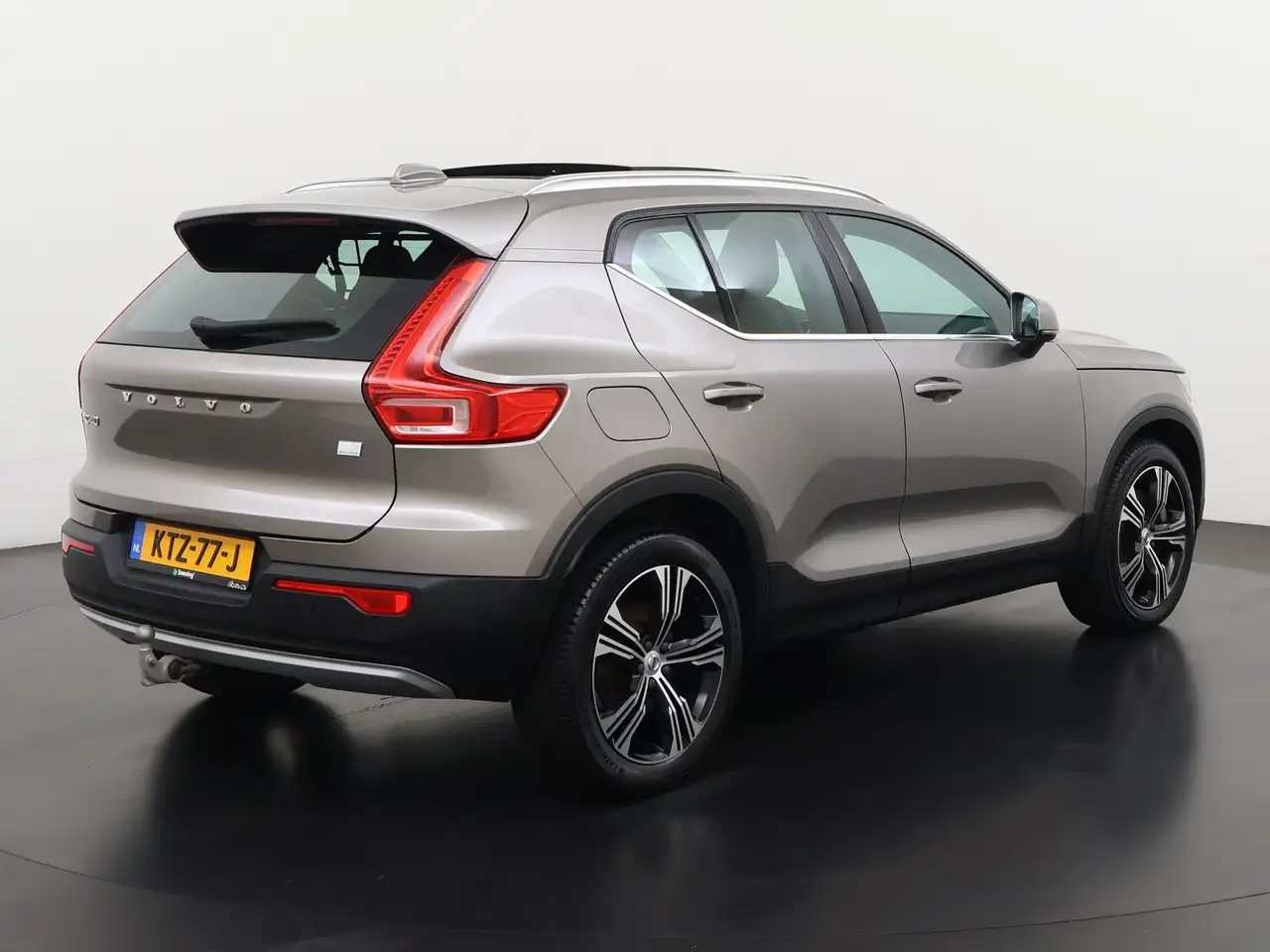 Volvo XC40 1.5 T4 Recharge Inscription Trekhaak Panoramad, миниатюра 4