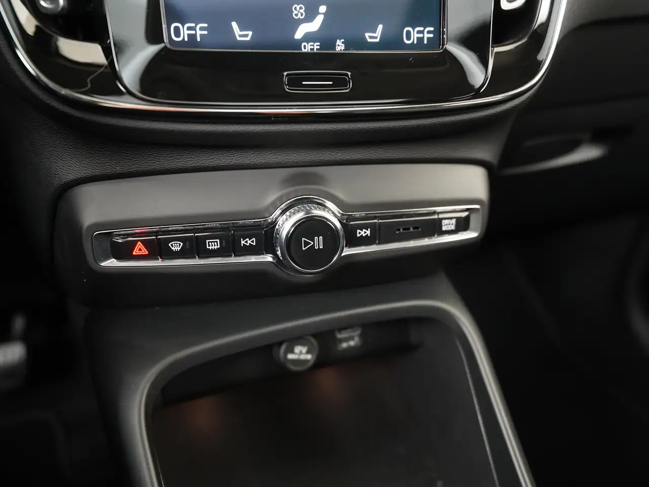 Volvo XC40 1.5 T4 Recharge Inscription Trekhaak Panoramad, миниатюра 12