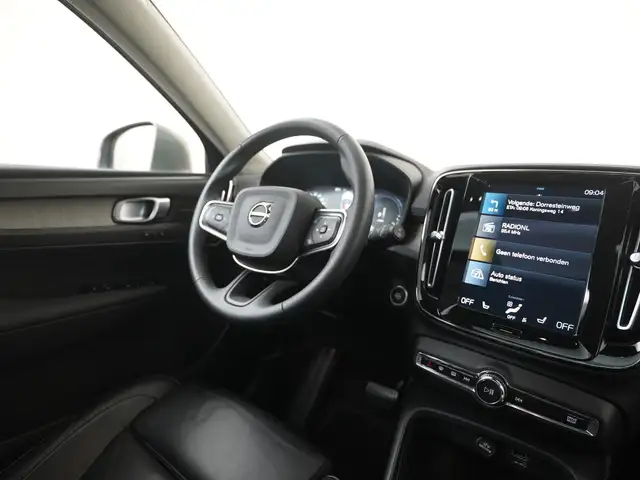Volvo XC40 view 7