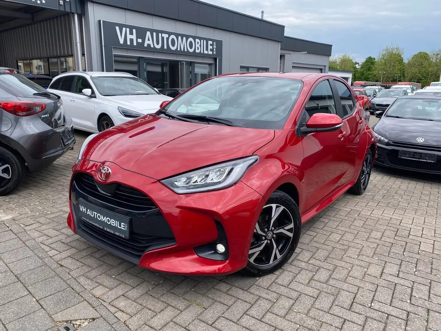 Toyota Yaris 1.5*A-GRA*APPLE&ANDROID*Klima*KAMERA*LED*Sitzheiz Rot - 2