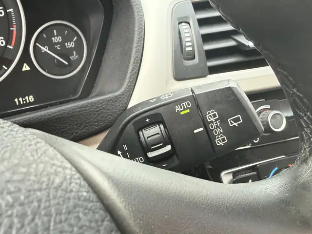 BMW 3 Series view 14