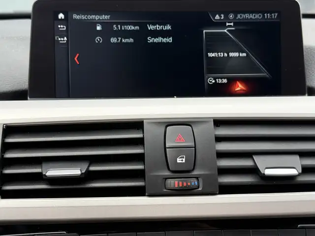 BMW 3 Series view 19