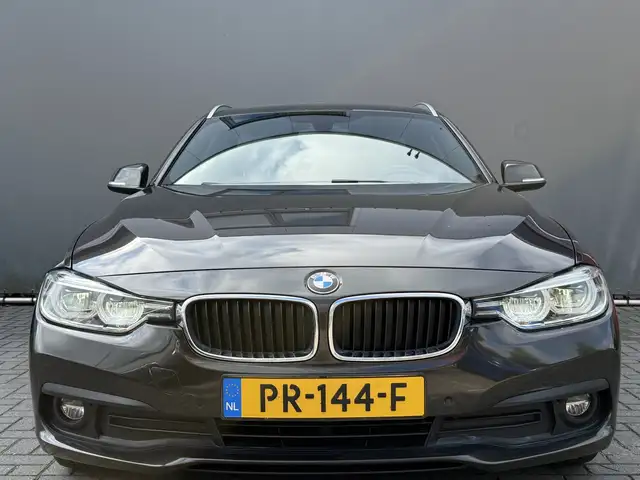 BMW 3 Series view 28