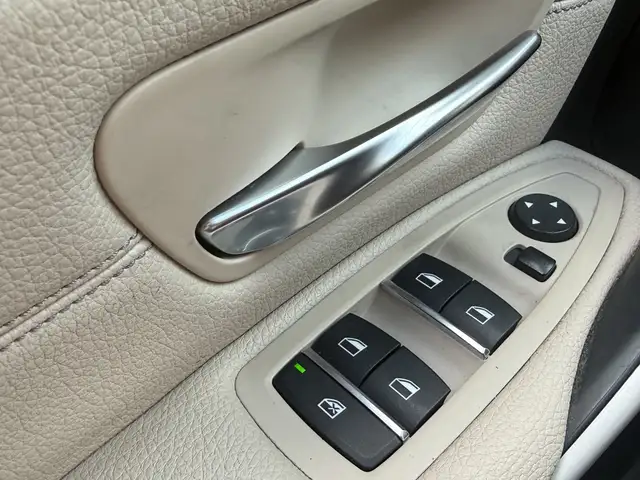 BMW 3 Series view 7
