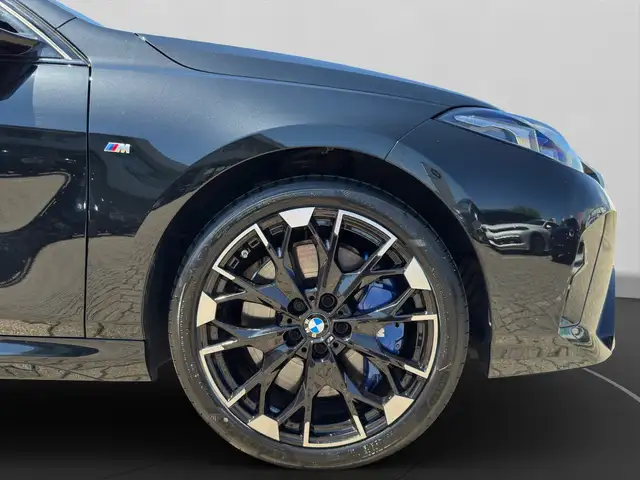 BMW 1 Series view 14