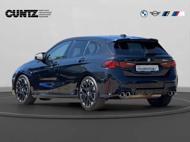 BMW 1 Series view 8