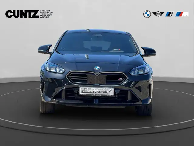 BMW 1 Series view 3