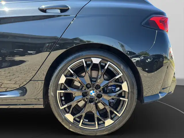 BMW 1 Series view 12