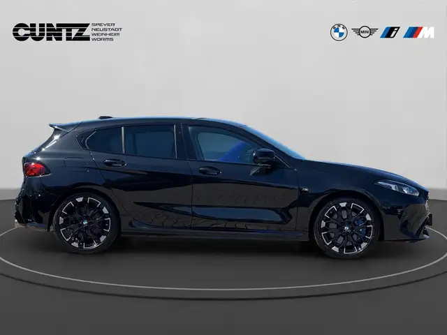 BMW 1 Series view 5