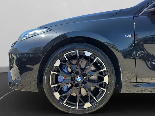 BMW 1 Series view 11