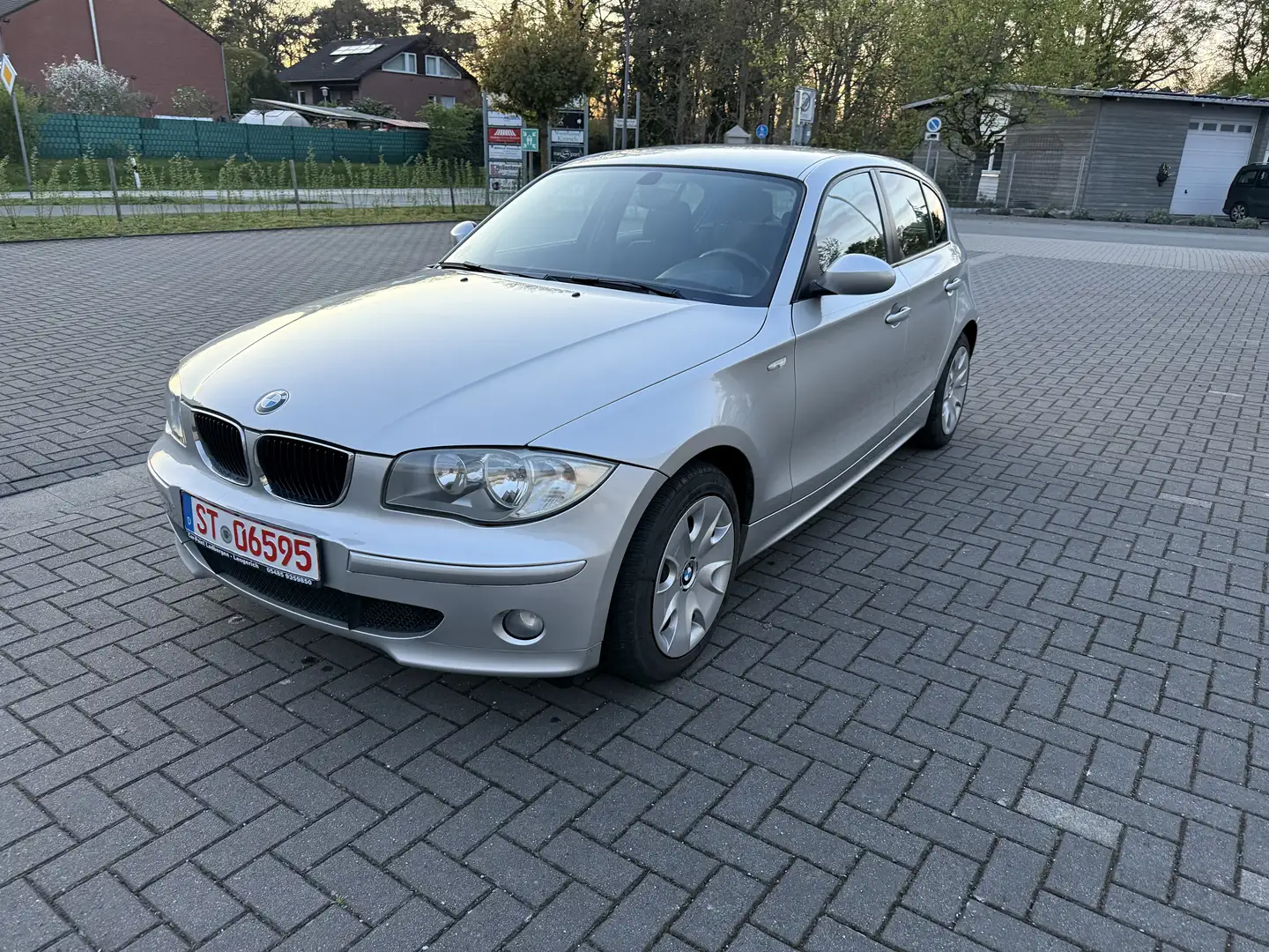 BMW 116 116i Argent - 2