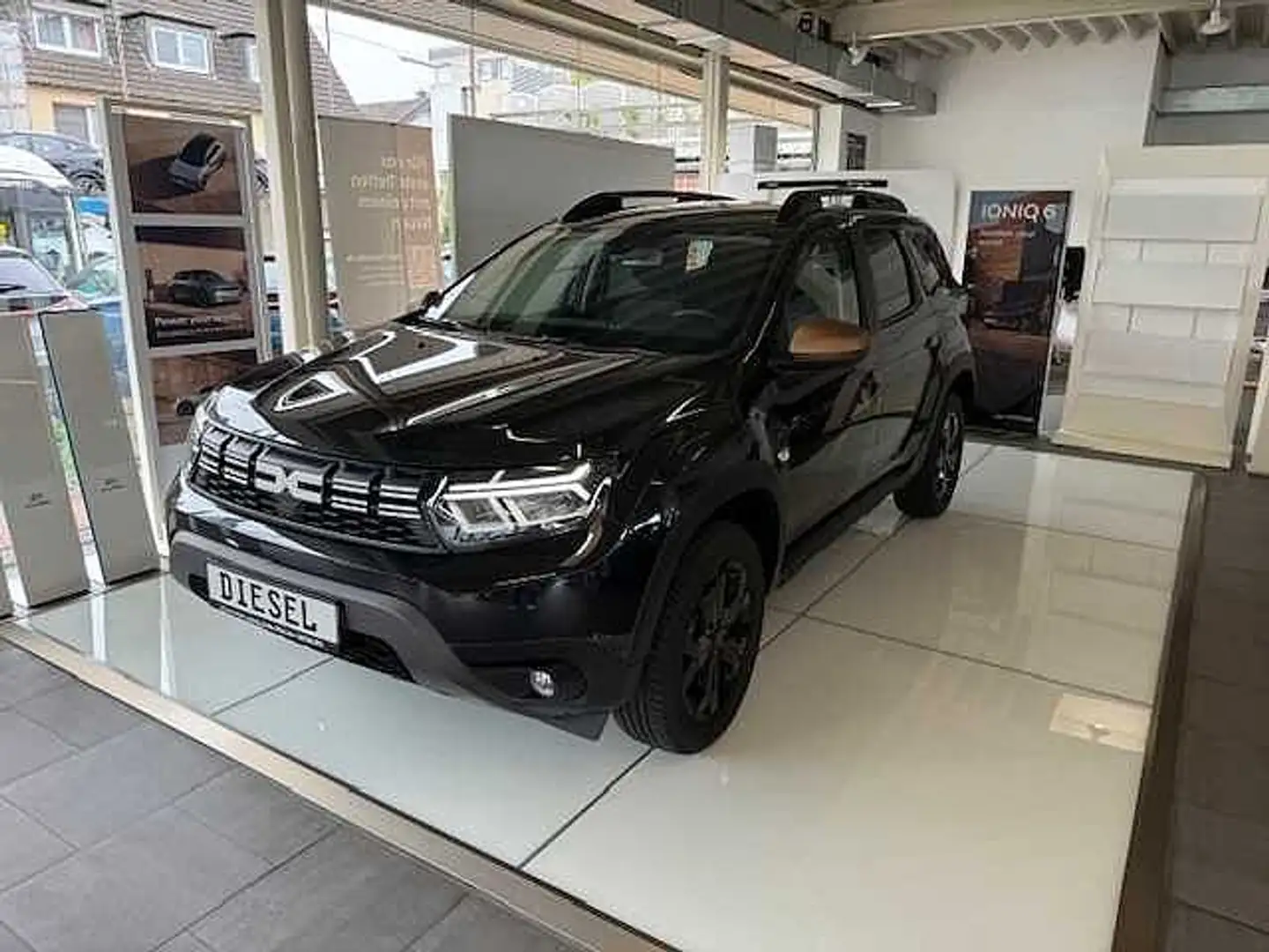 Dacia Duster Diesel Blue dCi 115 2WD Sondermodell Extreme Grau - 1