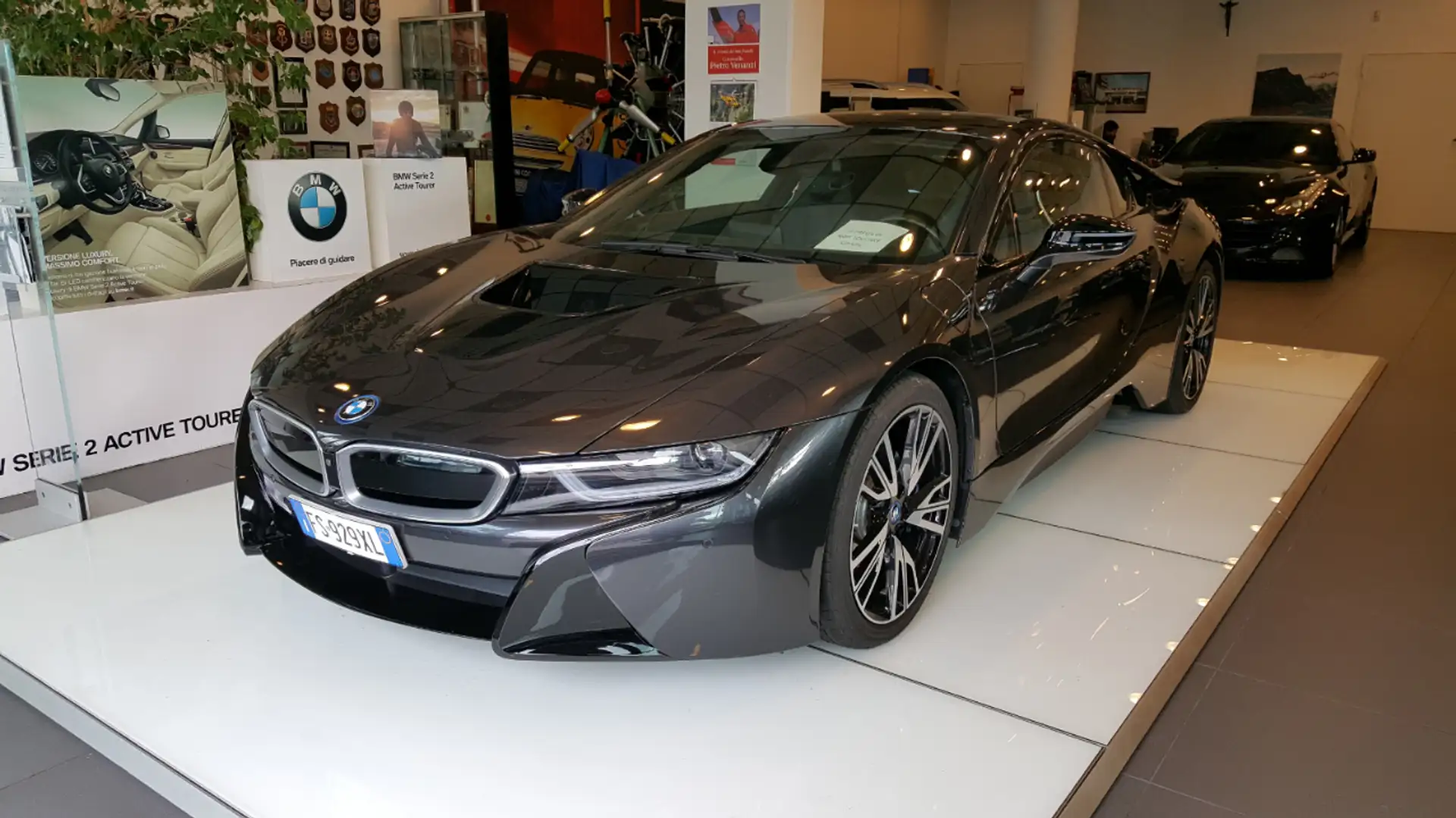 BMW i8 Coupé Grey - 1