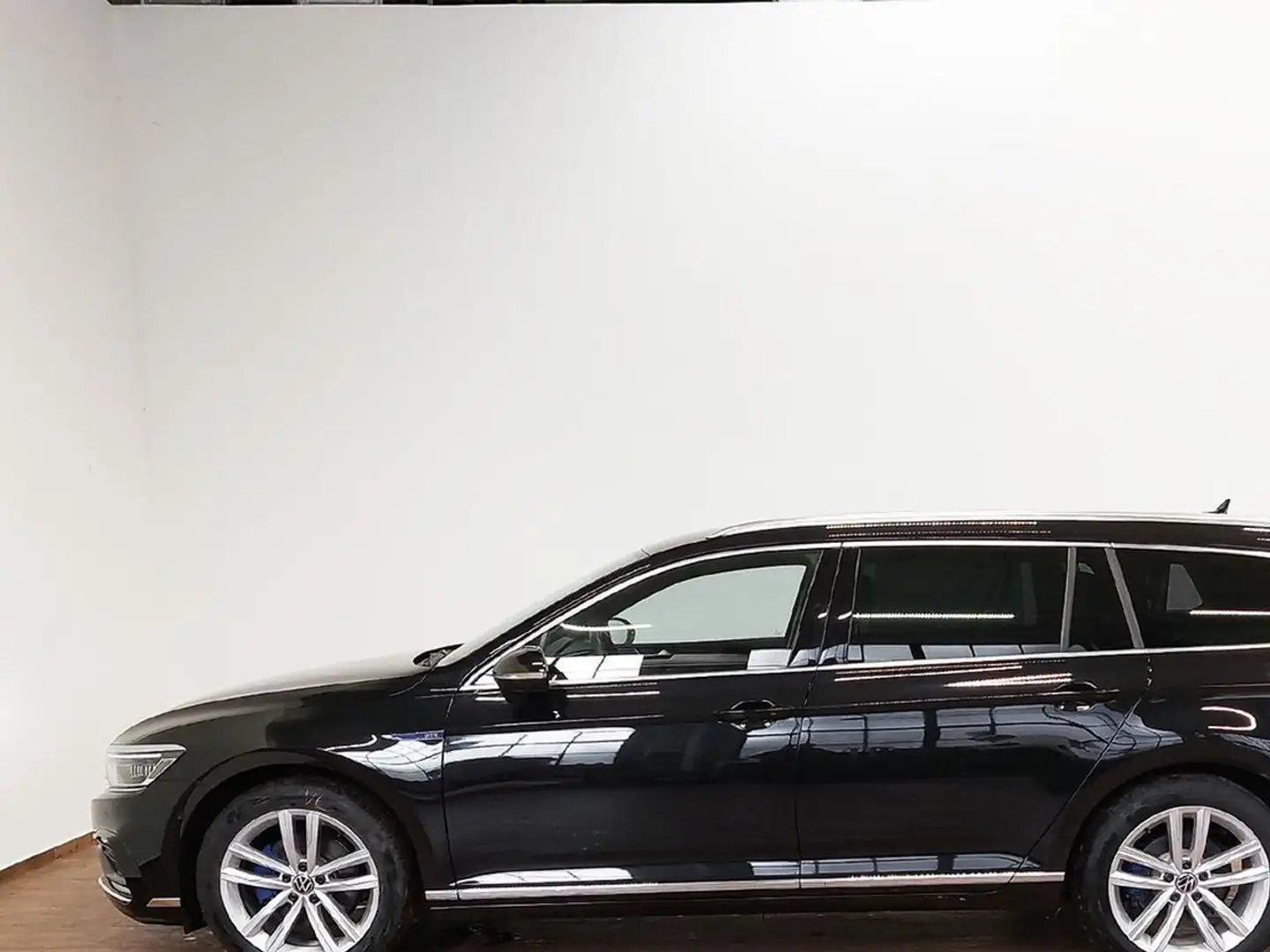 Volkswagen Passat Variant GTE 1.4 TSI DSG Чорний - 2
