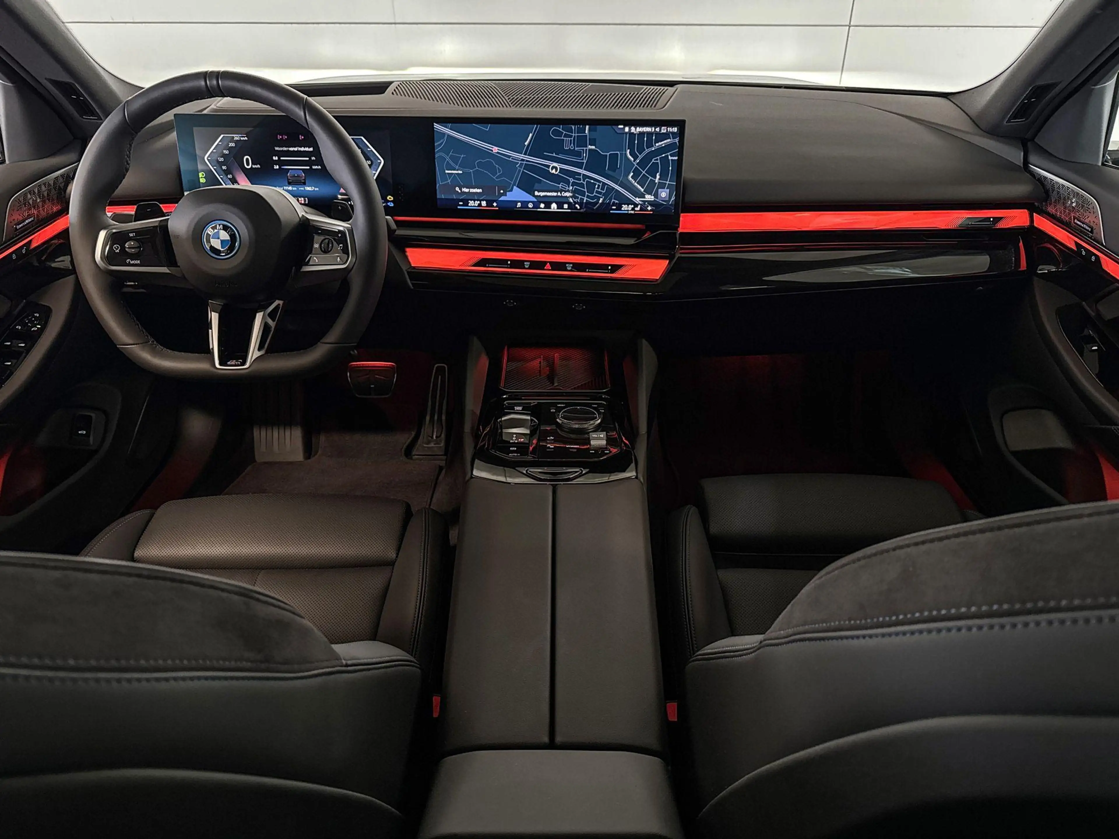 BMW 550 5 Serie Sedan 550e xDrive — photo 11