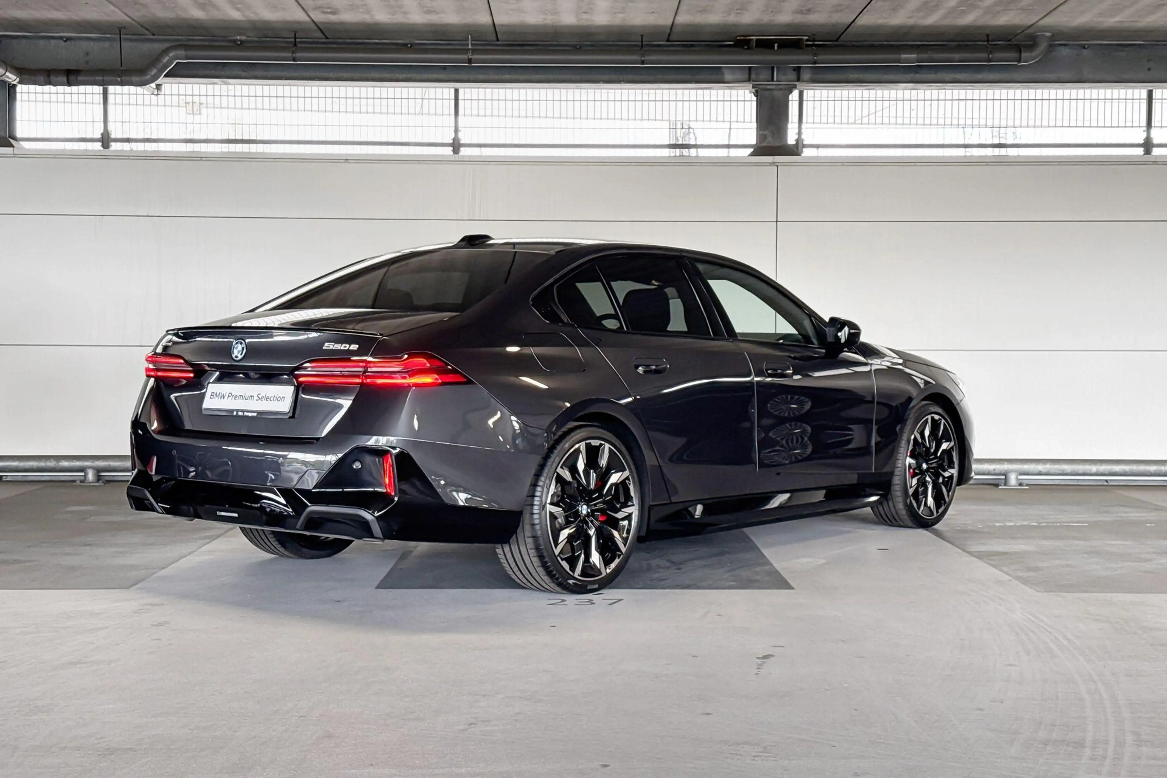 BMW 550 5 Serie Sedan 550e xDrive — photo 6