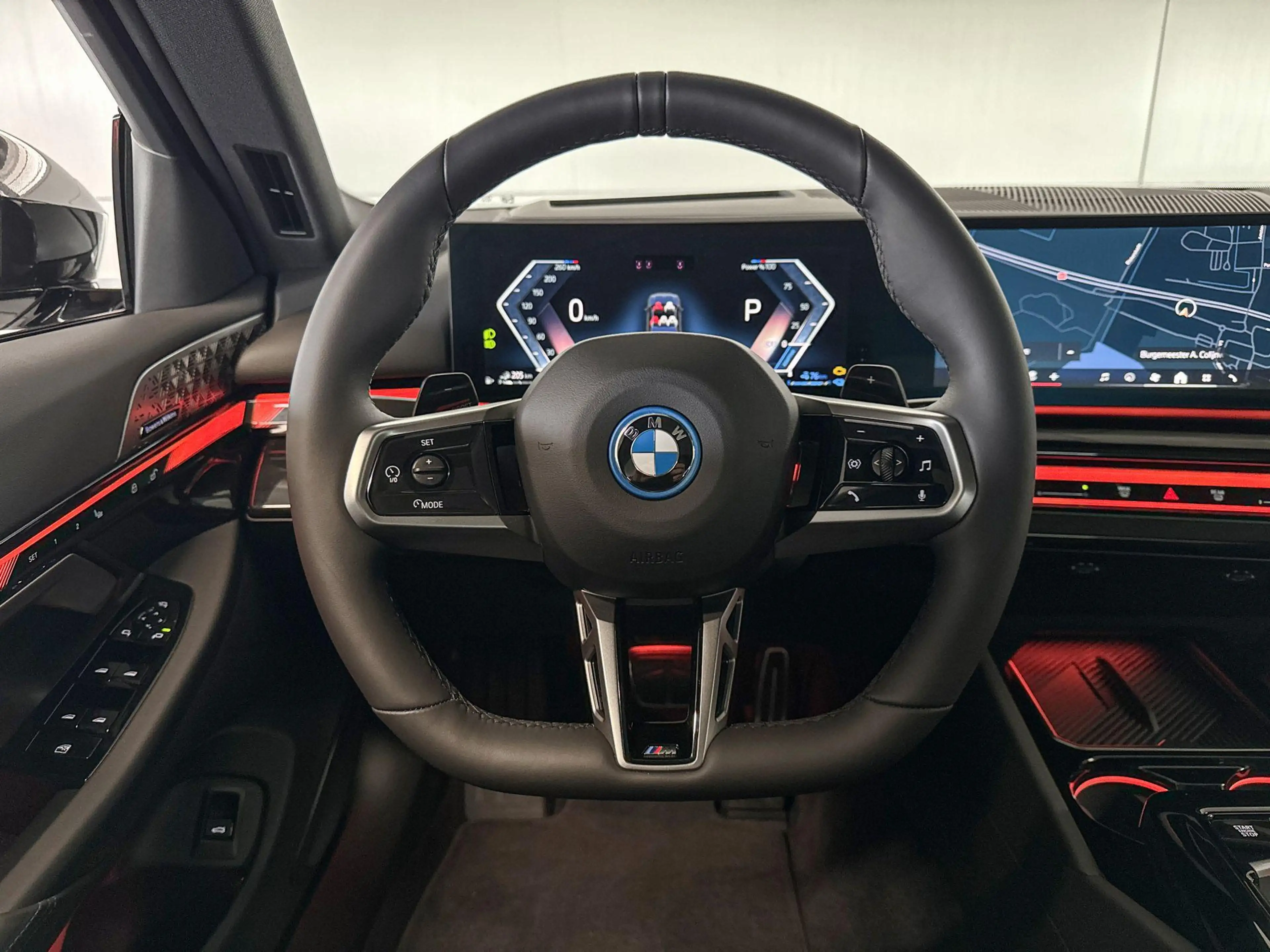 BMW 550 5 Serie Sedan 550e xDrive — photo 12