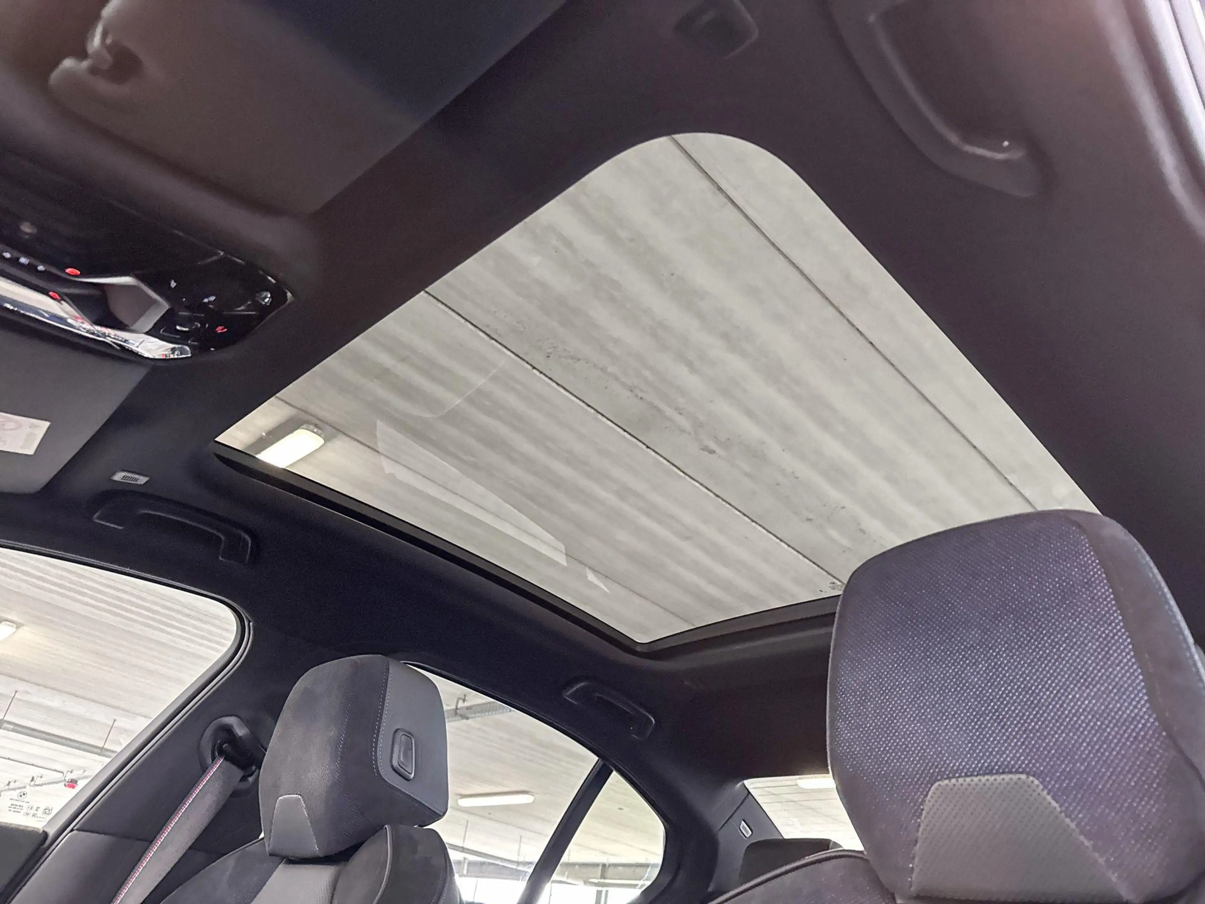 BMW 550 5 Serie Sedan 550e xDrive — photo 10
