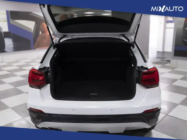 Audi Q2 view 7