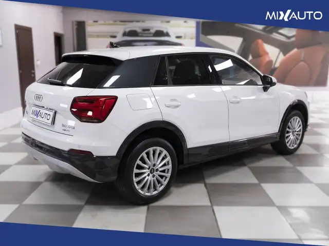 Audi Q2 view 5