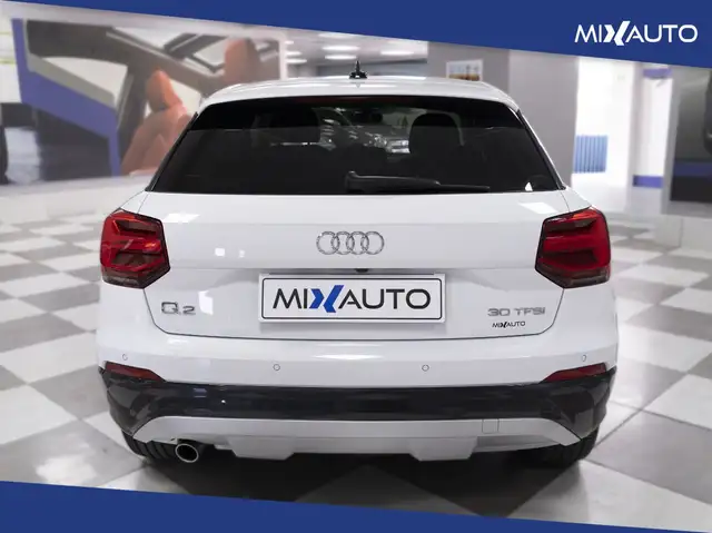 Audi Q2 view 4