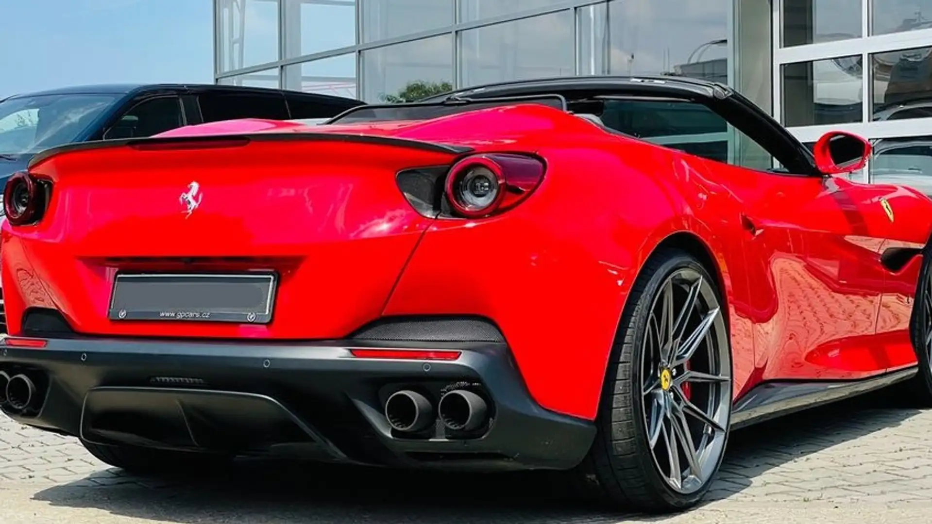 Ferrari Portofino Roşu - 1