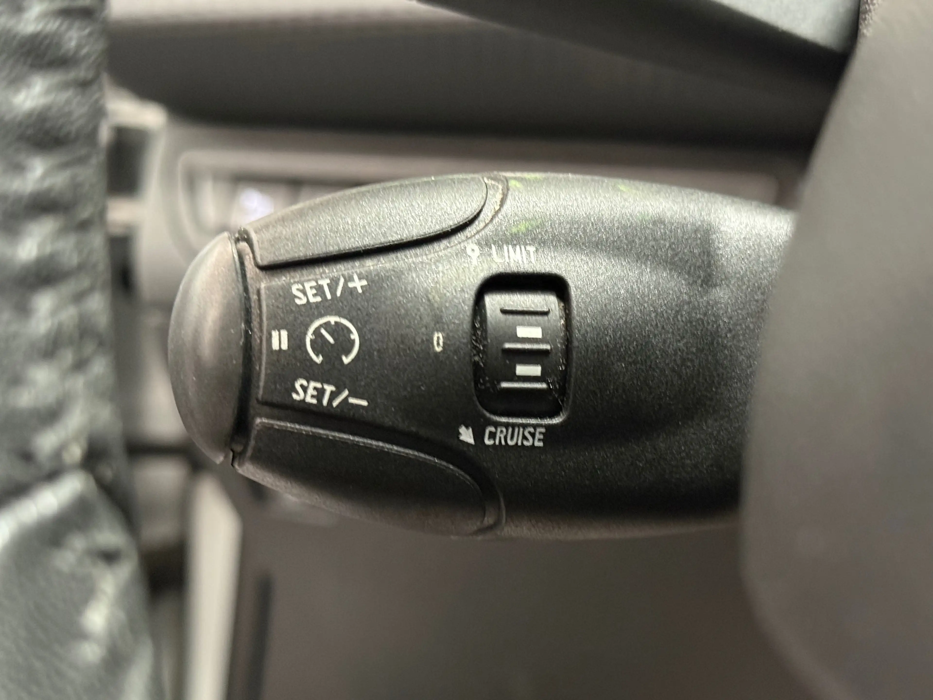 Peugeot 2008 2008 1.6 BlueHDi Active — photo 15