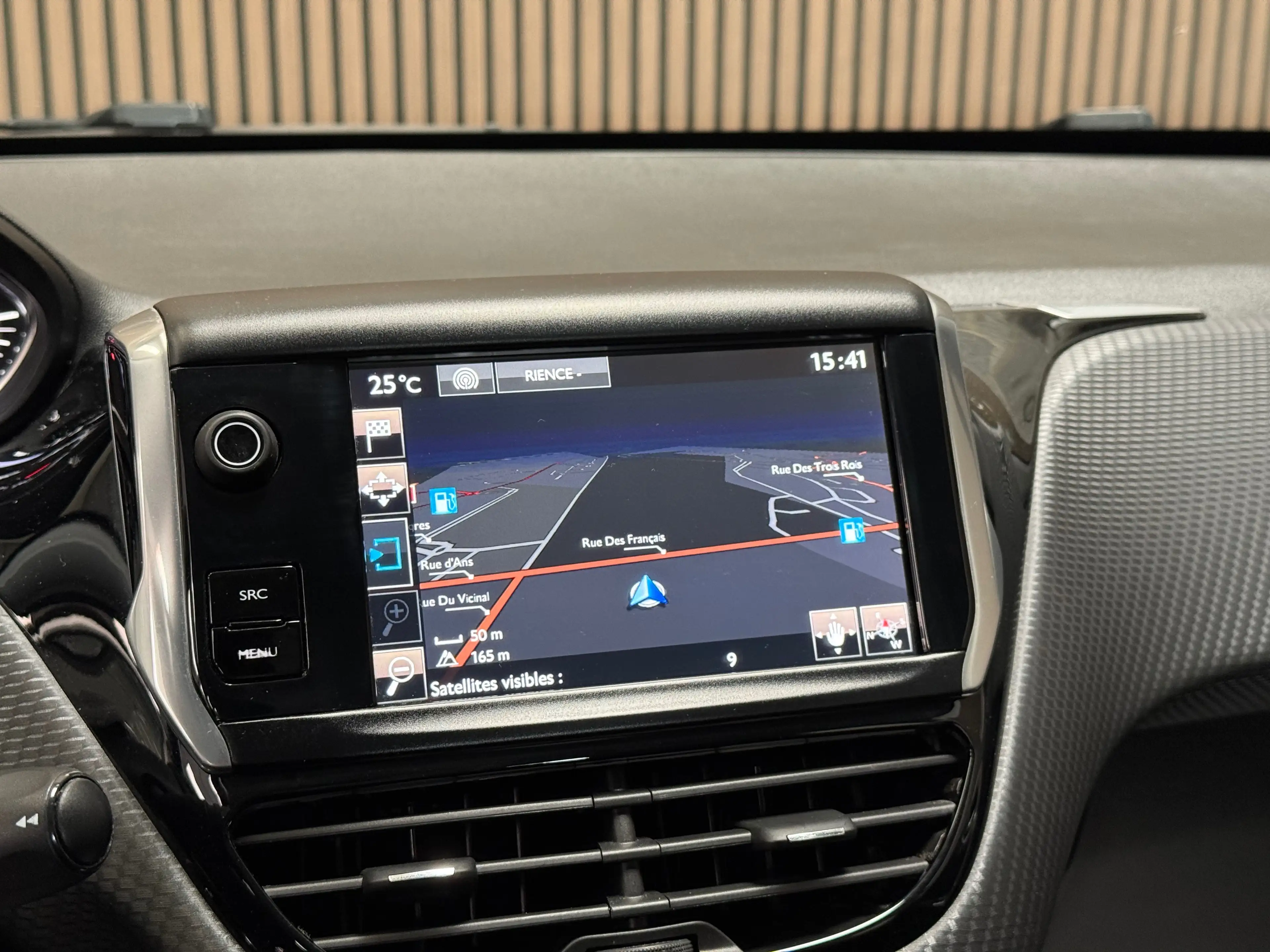 Peugeot 2008 2008 1.6 BlueHDi Active — photo 12
