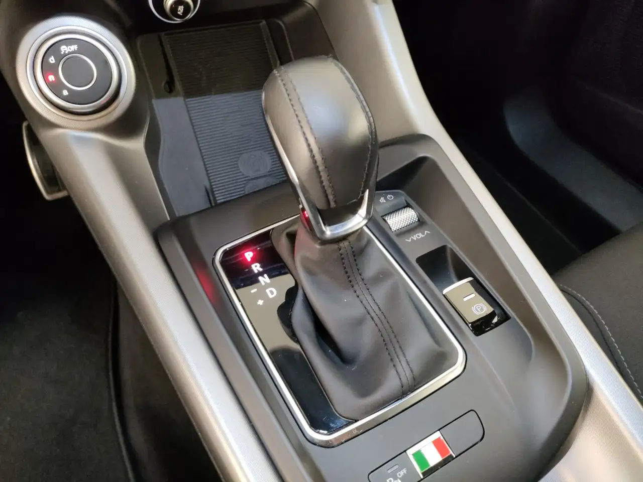 Alfa Romeo Tonale 2024 — фото 13