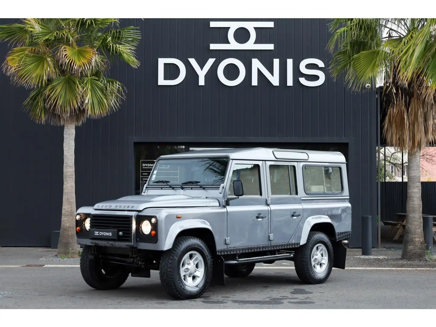 Land Rover Defender 2.2 TD4 122CV 110 STATION WAGON - Export Price Grau - 1