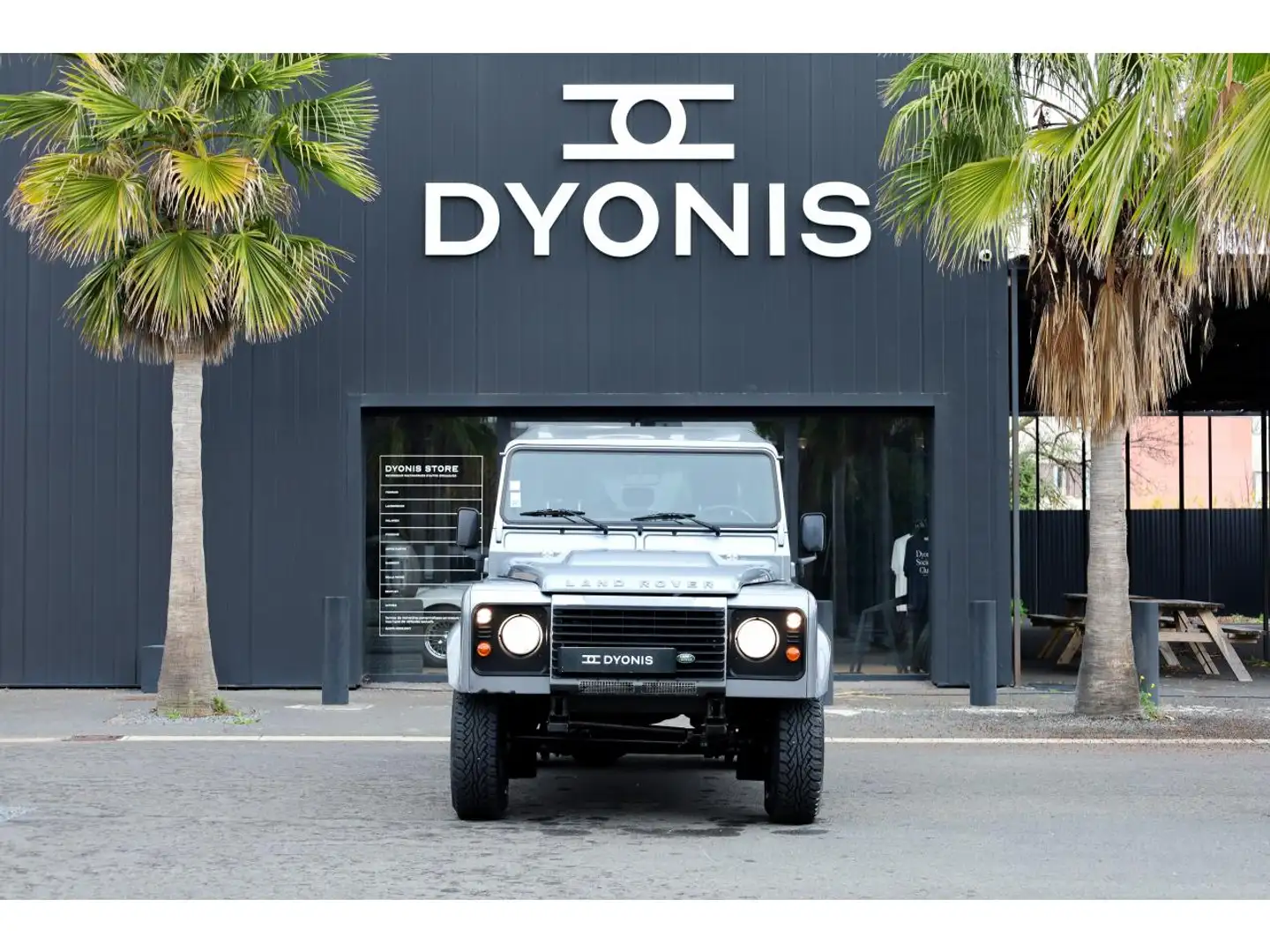 Land Rover Defender 2.2 TD4 122CV 110 STATION WAGON - Export Price Grau - 2
