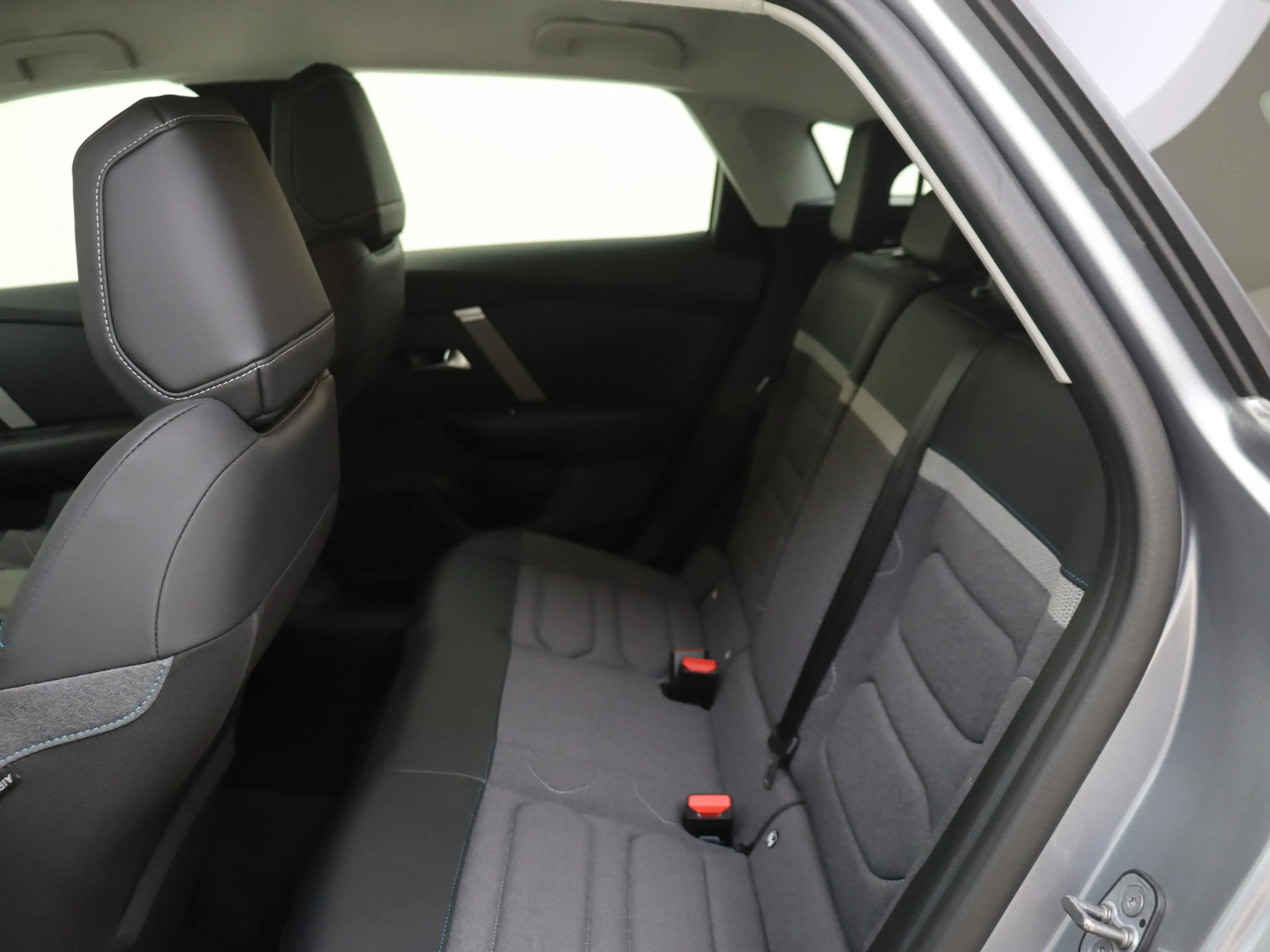 Citroen E-C4 Electric You 50 kWh | Camera | Clima | Carplay | — photo 12