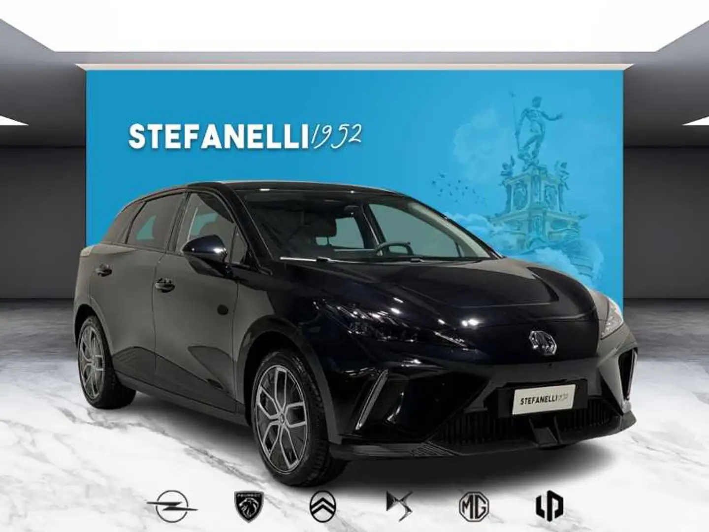MG MG4 4 LUXURY64  Elettrica - Pebble Black - Similpelle Nero - 1