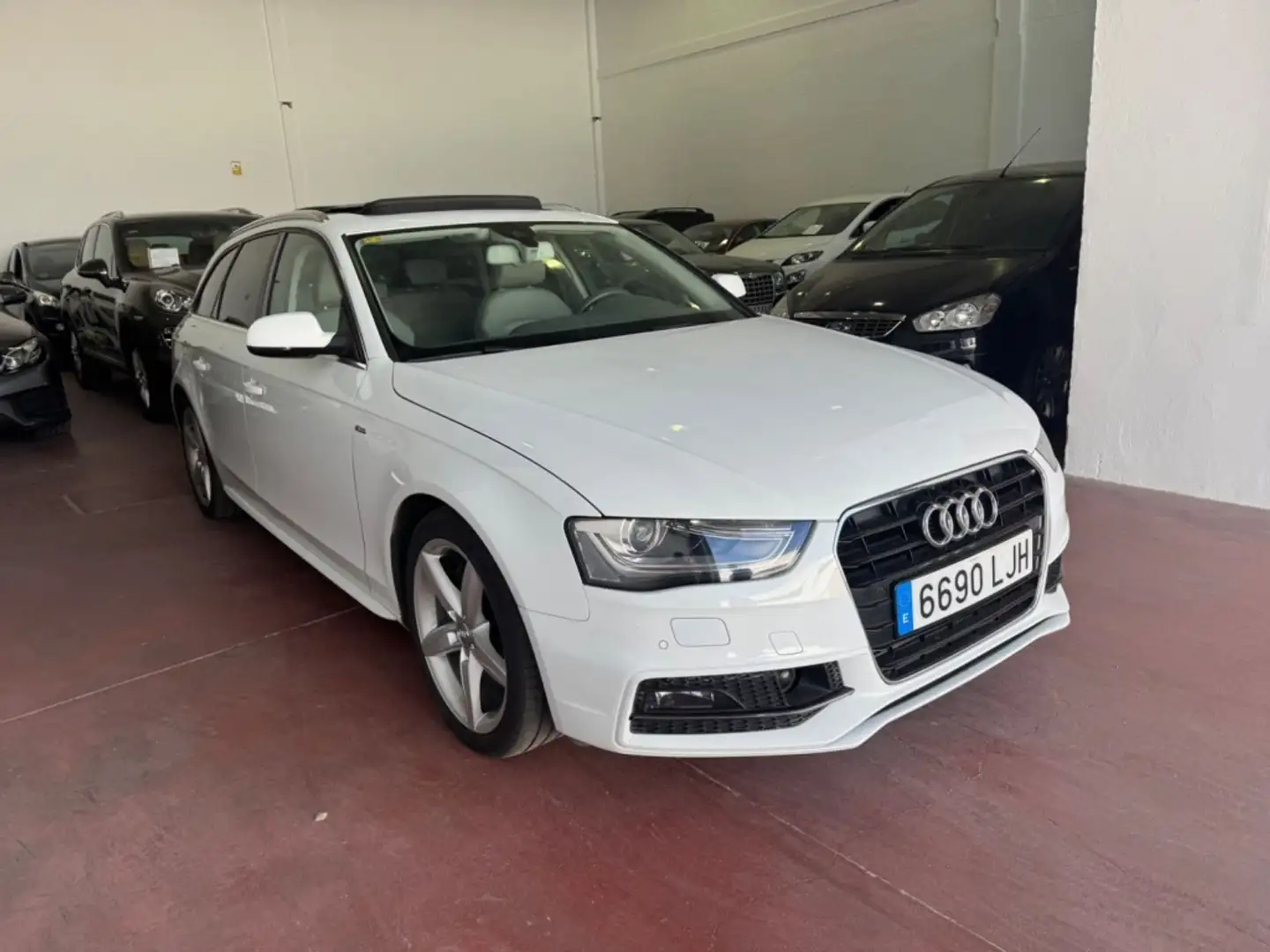 Audi A4 3.0TDI DPF Multitronic 204 Blanc - 2