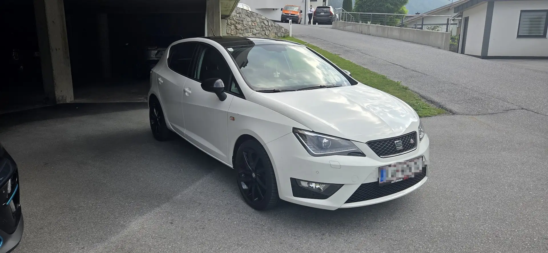 SEAT Ibiza 1,2 TSI FR / 8fach Alu / Sportpaket / Weiß - 2