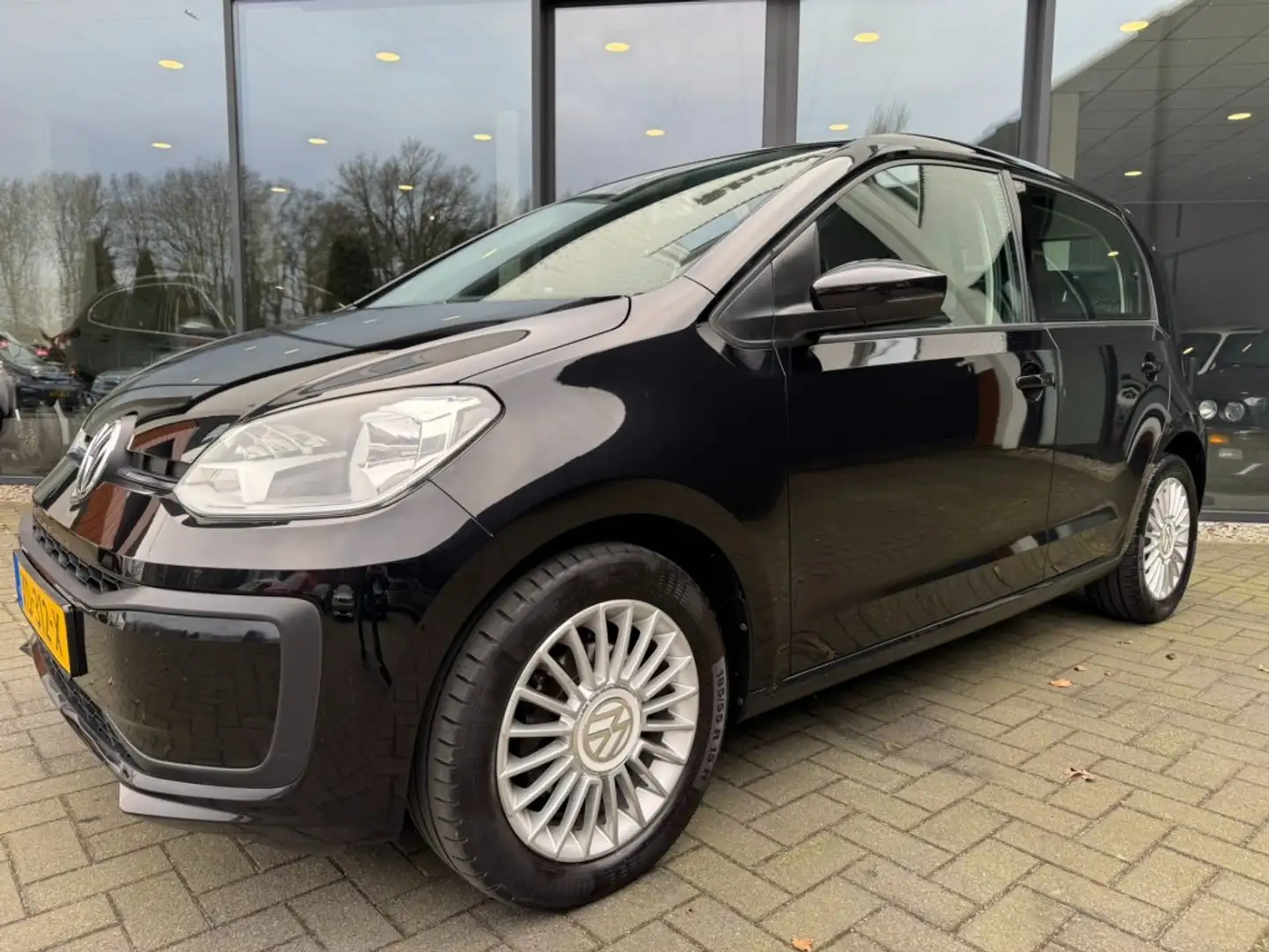 Volkswagen up! 1.0 MOVE UP! 5-drs,1e Eig,Airco,Navi,LMV,Elekt Pak Noir - 2
